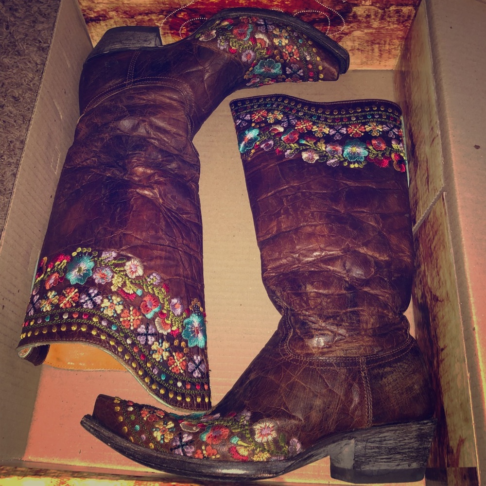 Women’s Cowgirl boots